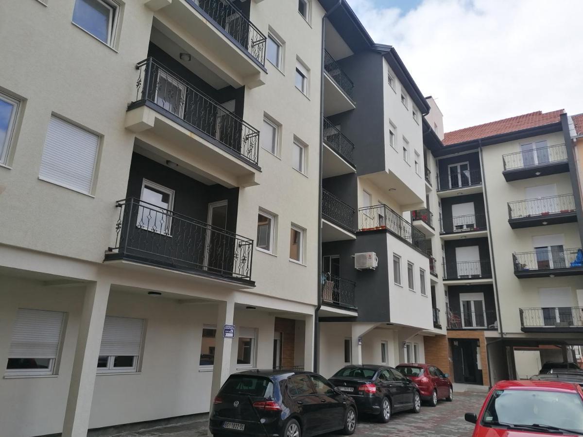Nenadovic Apartman Obrenovac  外观 照片