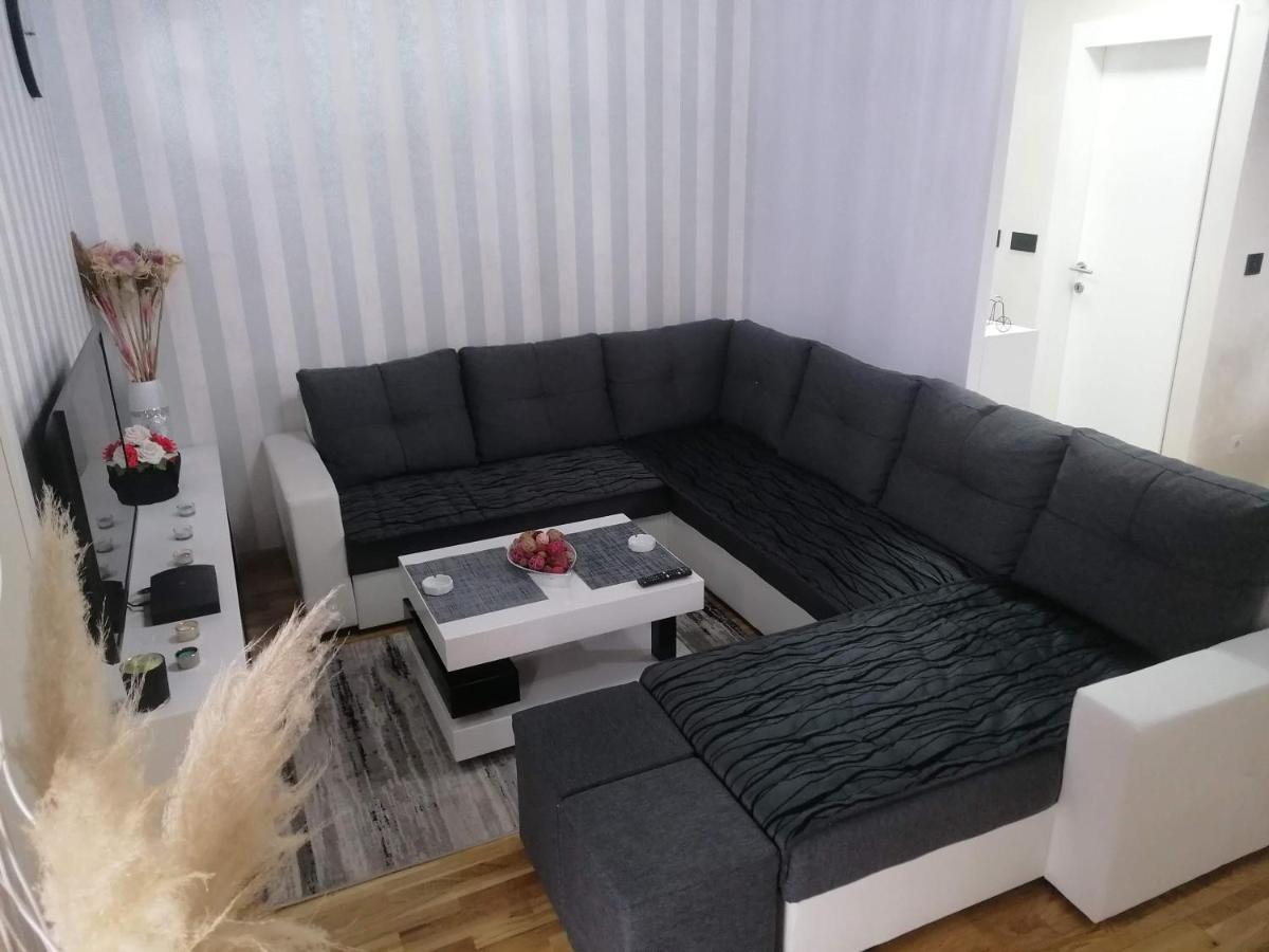 Nenadovic Apartman Obrenovac  外观 照片