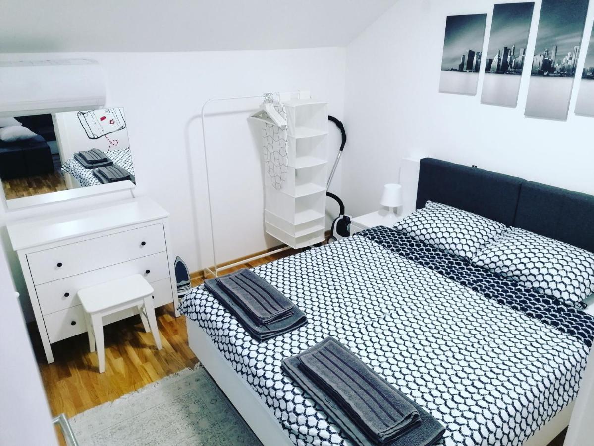 Nenadovic Apartman Obrenovac  外观 照片